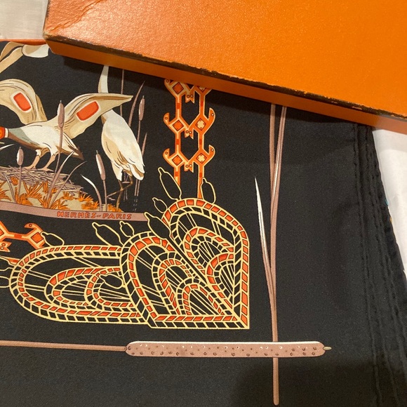 Hermes Libres Comme L'Air Hermes silk scarf - Picture 10 of 16